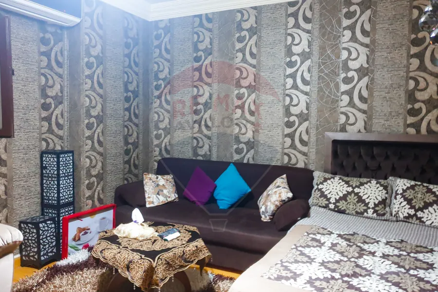 شقة للبيع 200 م لوران (متفرع من ش شعراوي)