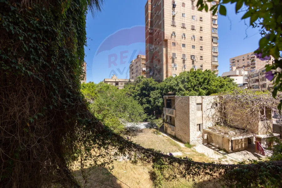 Commercial mezan for sale 575 m Al-Agami (El-betash)