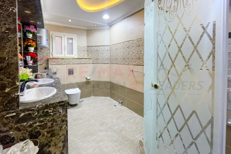 Apartment for sale 350 s in Camp Caesar (directly on the sea)