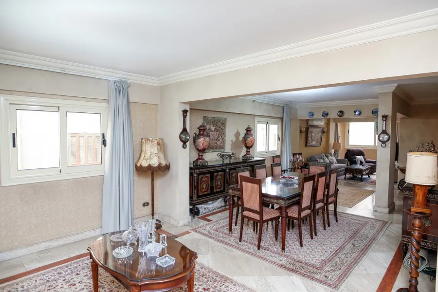 شقة دوبلكس للبيع 222م لوران (ش عمر المختار-خطوات من ش أبوقير)