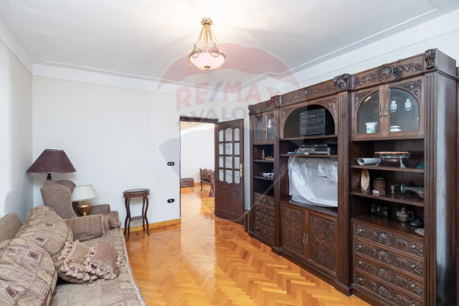 Apartment for sale 216 m Louran (The building on the first row of the sea)