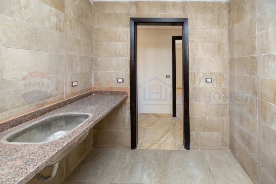 شقة للإيجار 185 م الإبراهيمية (خطوات من نادي سبورتنج)