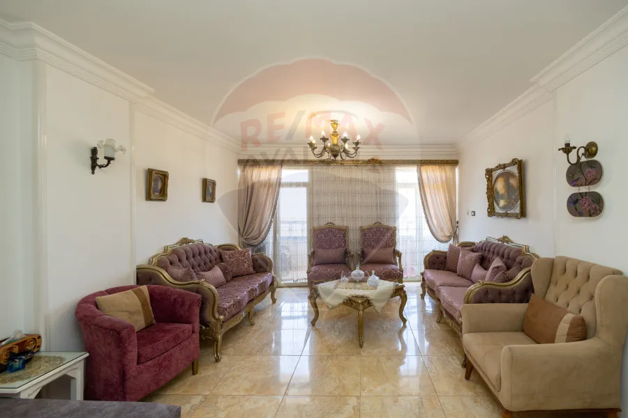 Apartment for sale 200 m Montazah (Malek Hefny St.)