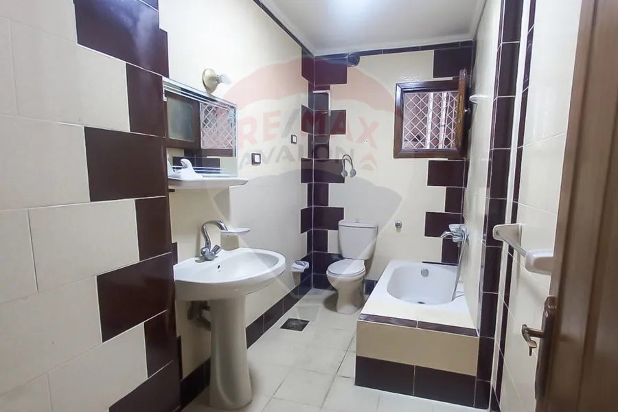 شقة للبيع 90 م ميامي (ش خلف الأكاديمية)