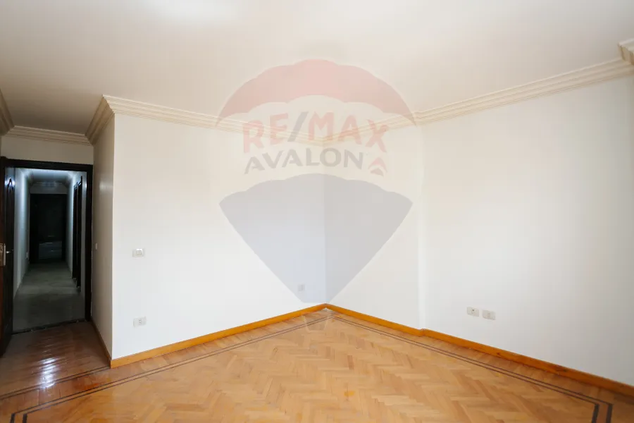 شقة للبيع 202 م سابا باشا (قصر المرغيني)