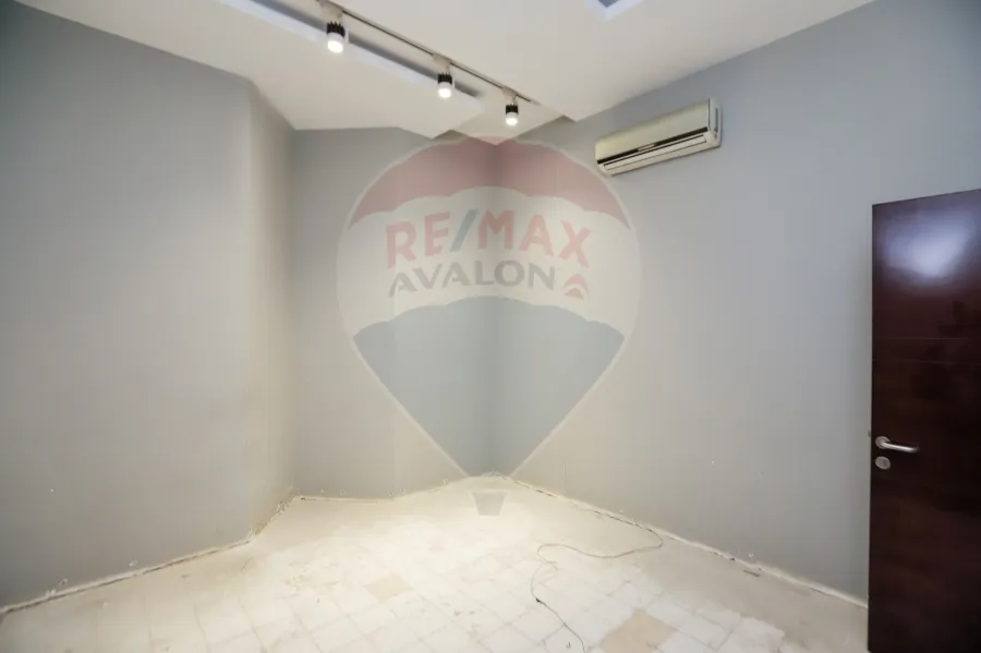 Shop for rent 260 m Stanly (Sec Num from the sea )