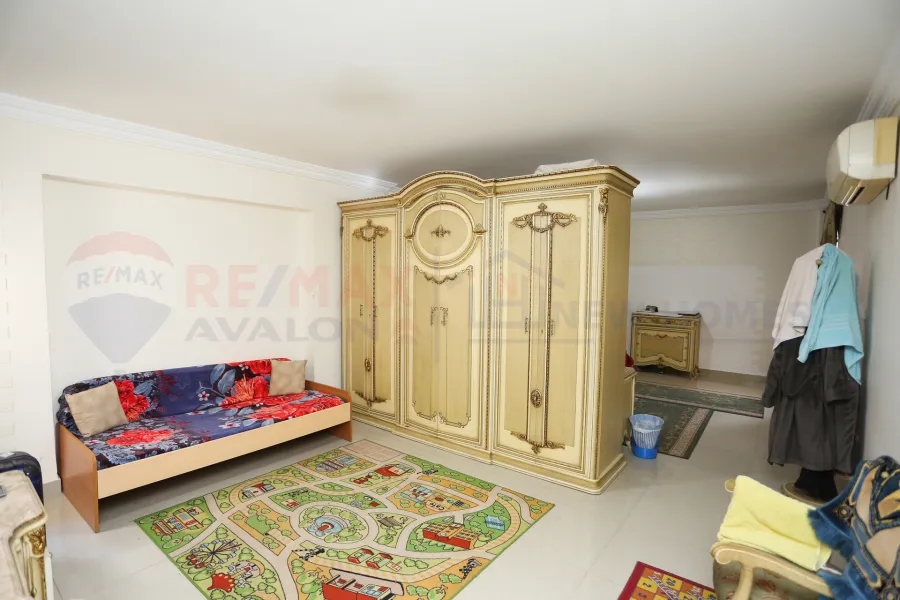 Apartment for sale 360 ​​m Zizinia (steps from tram)