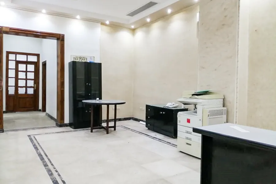 مكتب إداري للإيجار 120 م لوران (ش أبو قير الرئيسي ) - يصلح لكافة الأنشطة