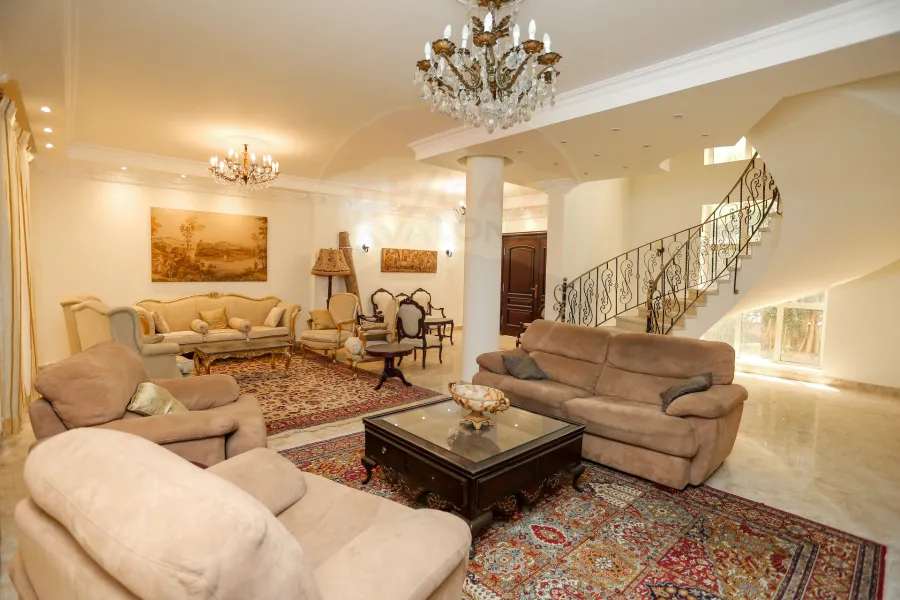 ڤيلا منفصلة للبيع الكينج (كومباوند الصفوة)  -  500 م