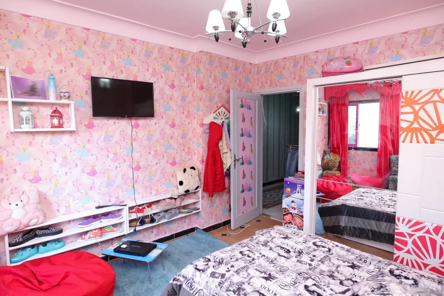 Apartment For Sale 190m Gleem (El-Ezaa St.- Steps From Abou Keir St.)