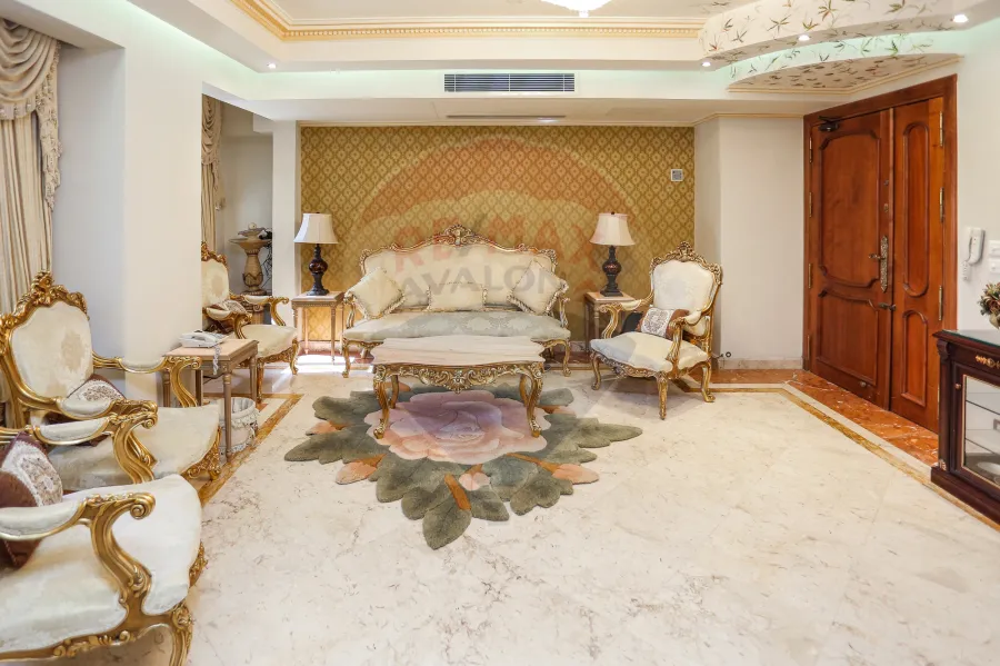 شقه تربلكيس للبيع 735 م  جليم ( خطوات من البحر )