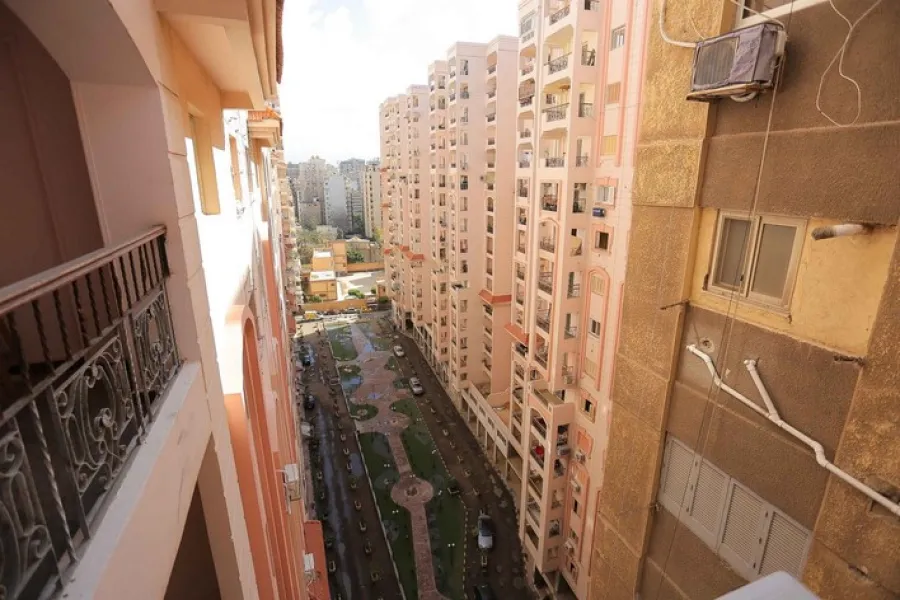 شقة للبيع 169م لوران (كومبوند لوران جاردن - خطوات من ش شعرواي)