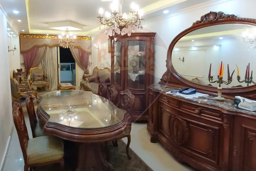 شقه للبيع  130م ميامى (ش الصرافة)