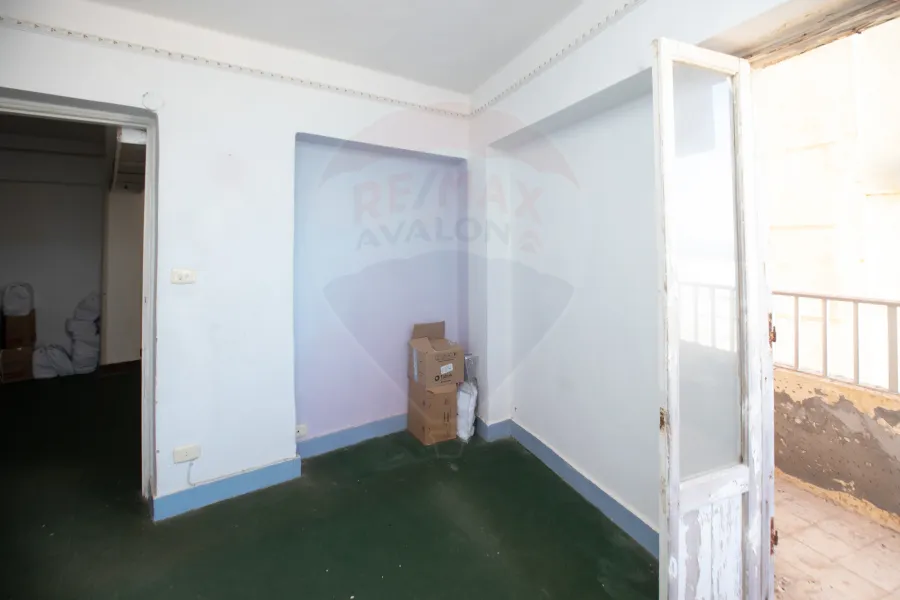 Apartment for sale 130 m Bahri (Directly on sea)