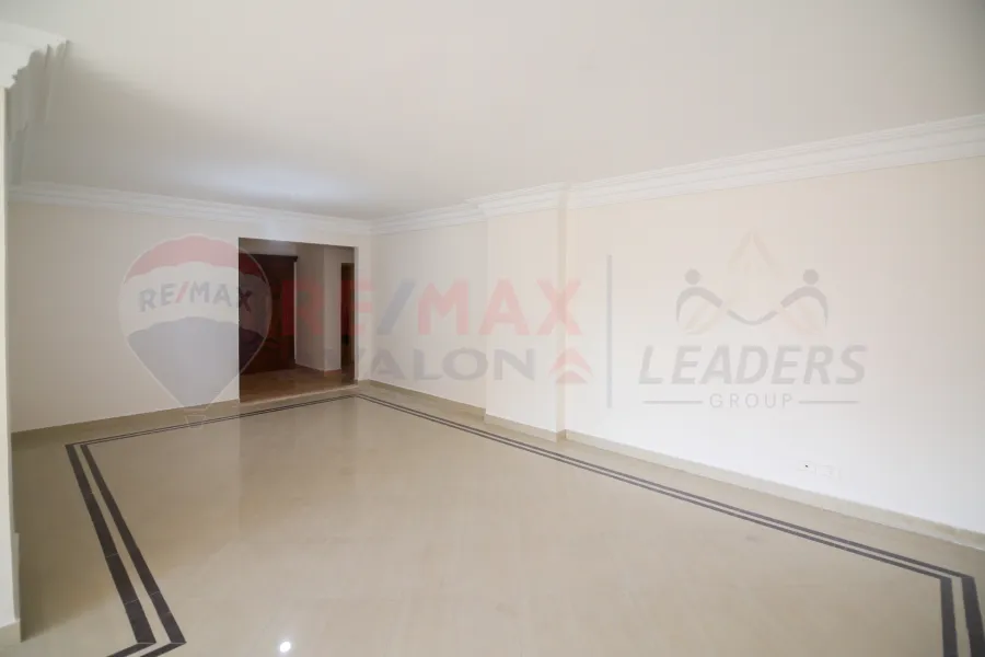 Apartment for rent 200 m Smouha (Albert El Awal St.)