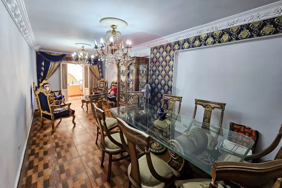 شقة للبيع 140 م كفر عبده (ش سكينة بنت الحسين)