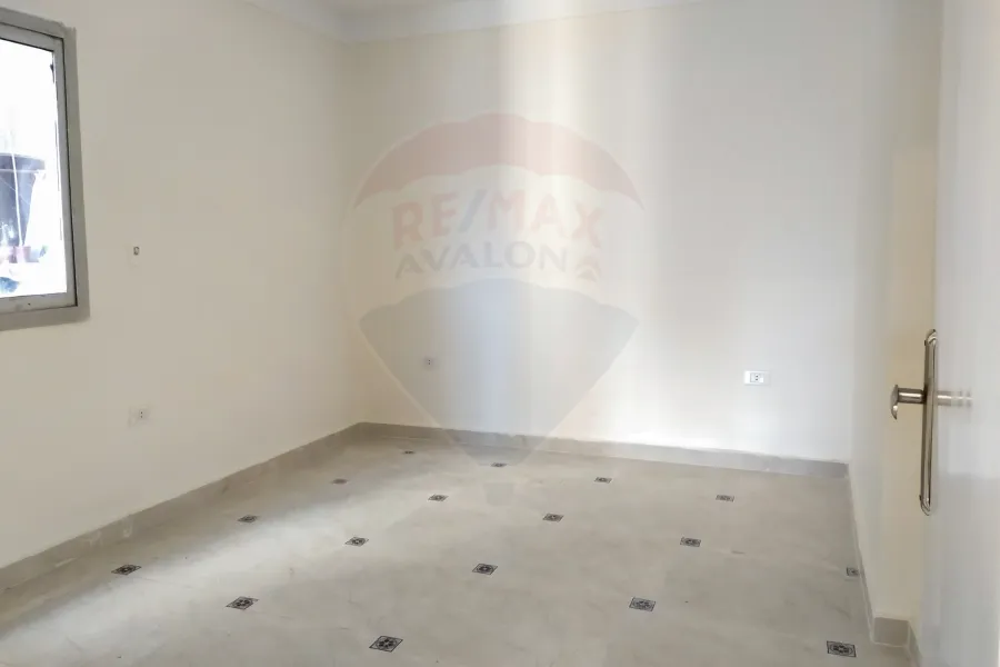 Apartment For Rent 100 m Smouha (Bahaa El-Dine Ghatwari St.)