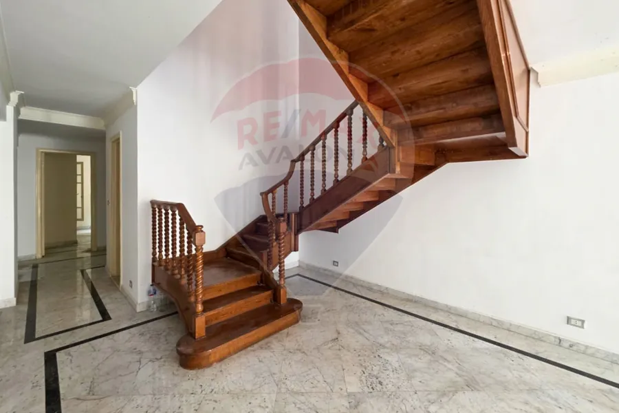 شقة دوبليكس للبيع 320 م لوران (متفرع من ش سرهنك)