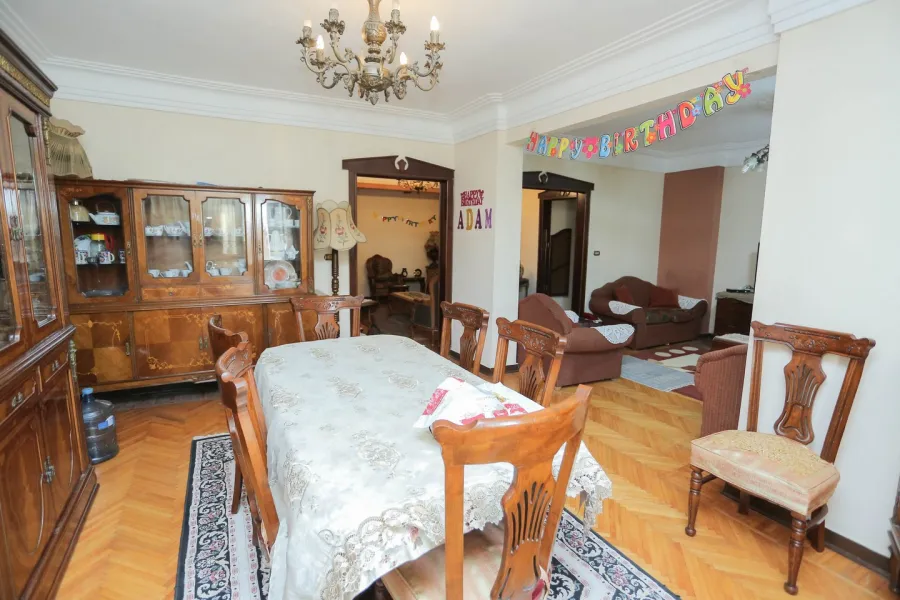 شقة للبيع 155م سموحة (خطوات من مدرسة محمد كريم