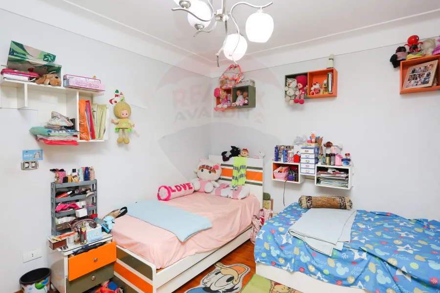 Apartment for sale 200 m Fleming (Branched Abu Qir St. - steps from the tram)