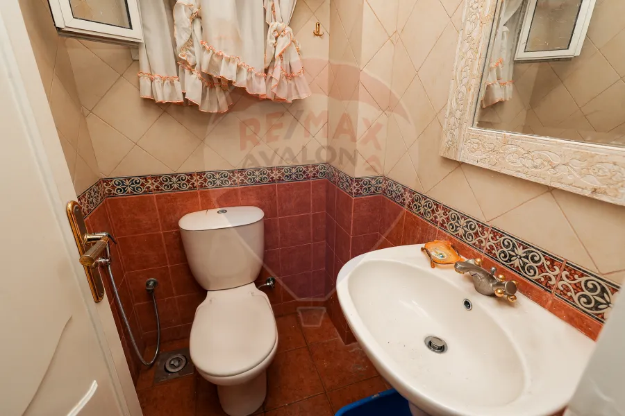 Furnished Apartment For rent 100 m Al Mamoora (steps from the sea)