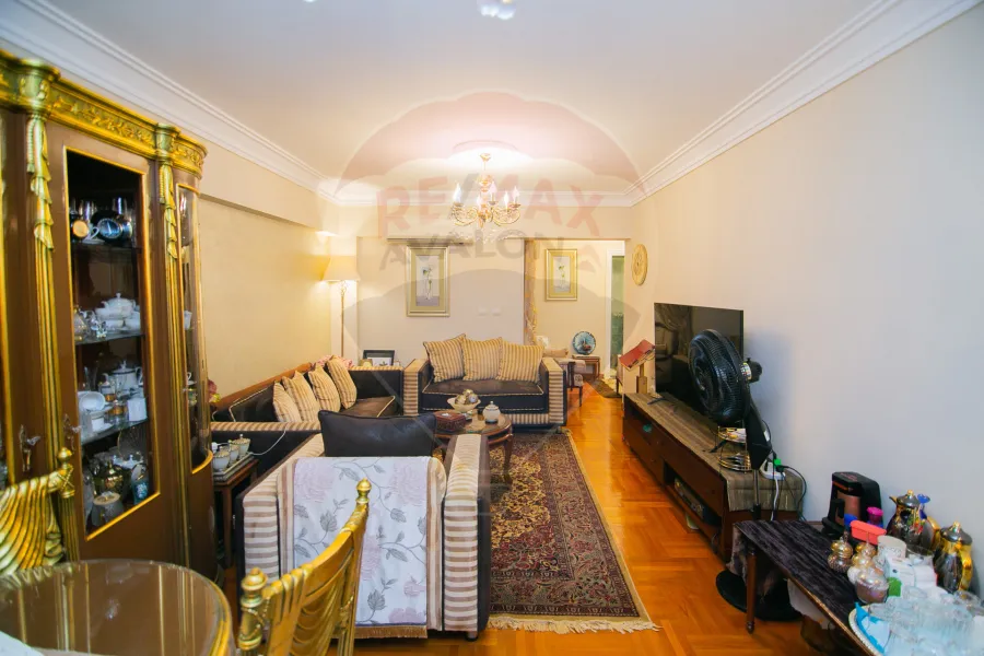 شقة للبيع 208 م رشدي (ش احمد شوقي)