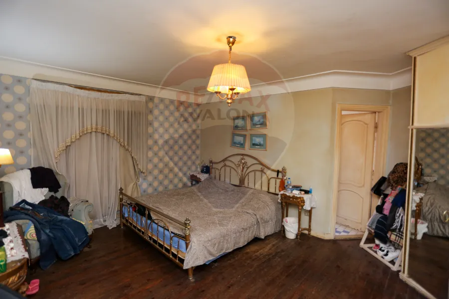 شقة للبيع 240 م سابا باشا (ش ابراهيم الحلبي)