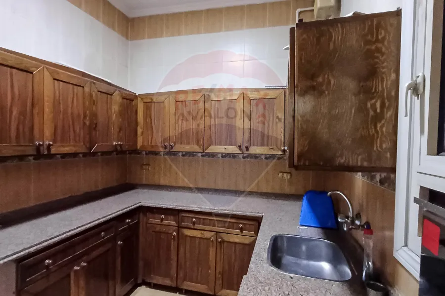 Furnished apartment for rent 130 m Gleem (steps from the sea)