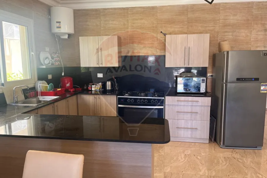 فيلا ستاند الون للبيع (ستيلا هايتس) 245 م