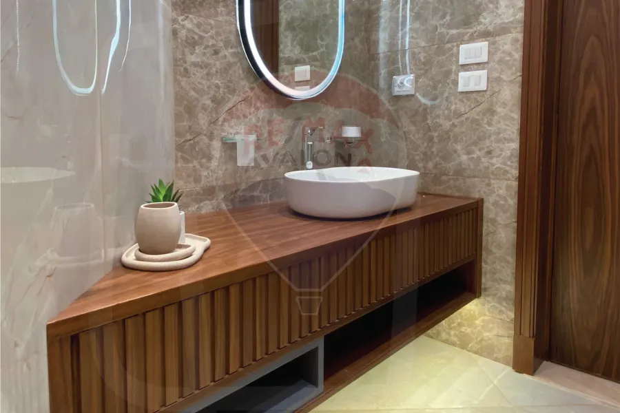 سكاي فيلا للبيع 317 م  (سكاي لاين)