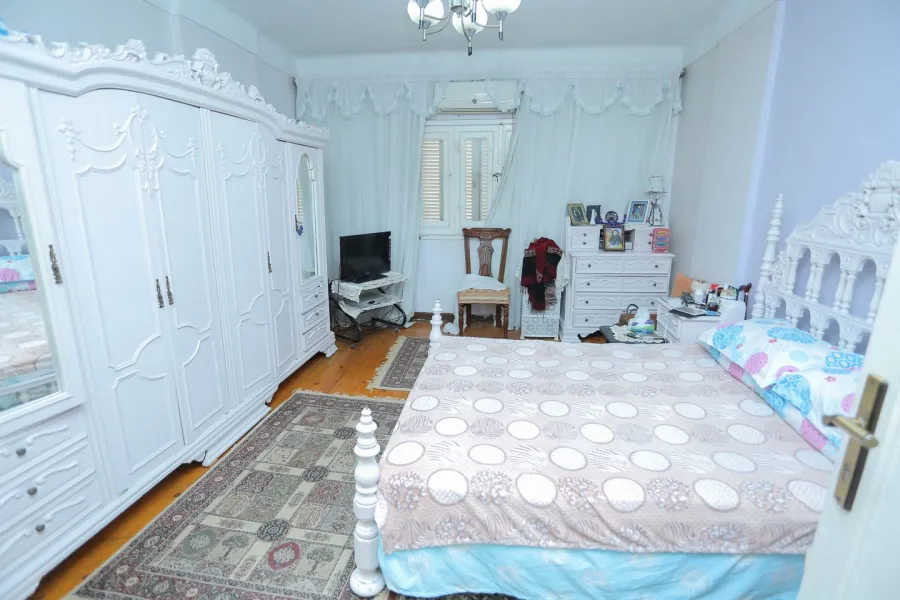 شقة للبيع 155م سموحة (خطوات من مدرسة محمد كريم