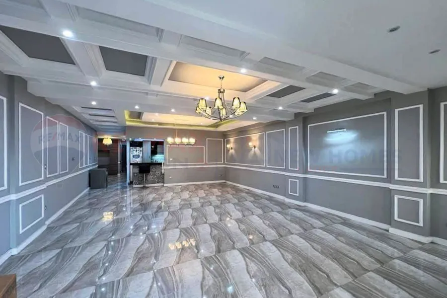 شقة للبيع 250 م سموحة (ش بهاء الدين الغتوري)