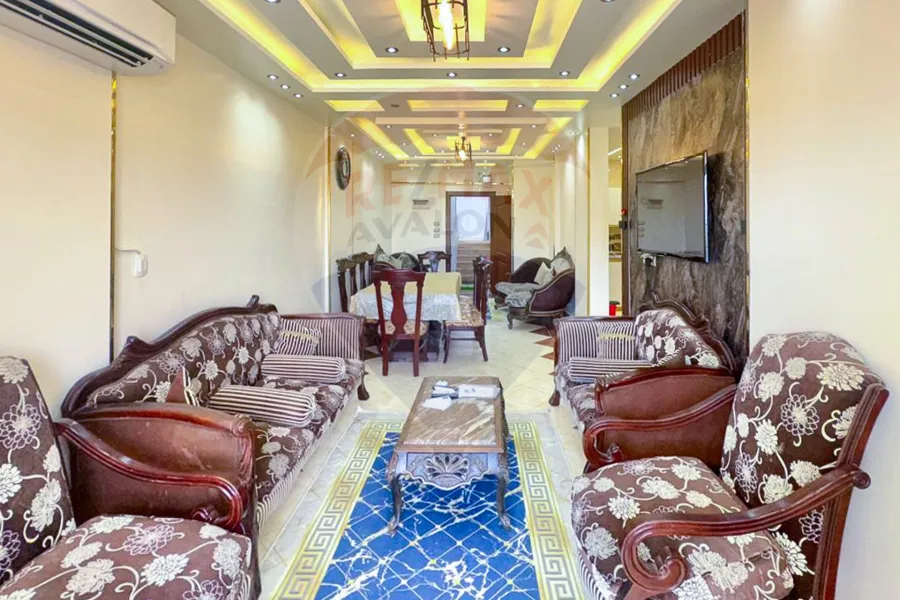 شقة للايجار 180 م ميامي (خطوات من ش العيسوي و البحر)