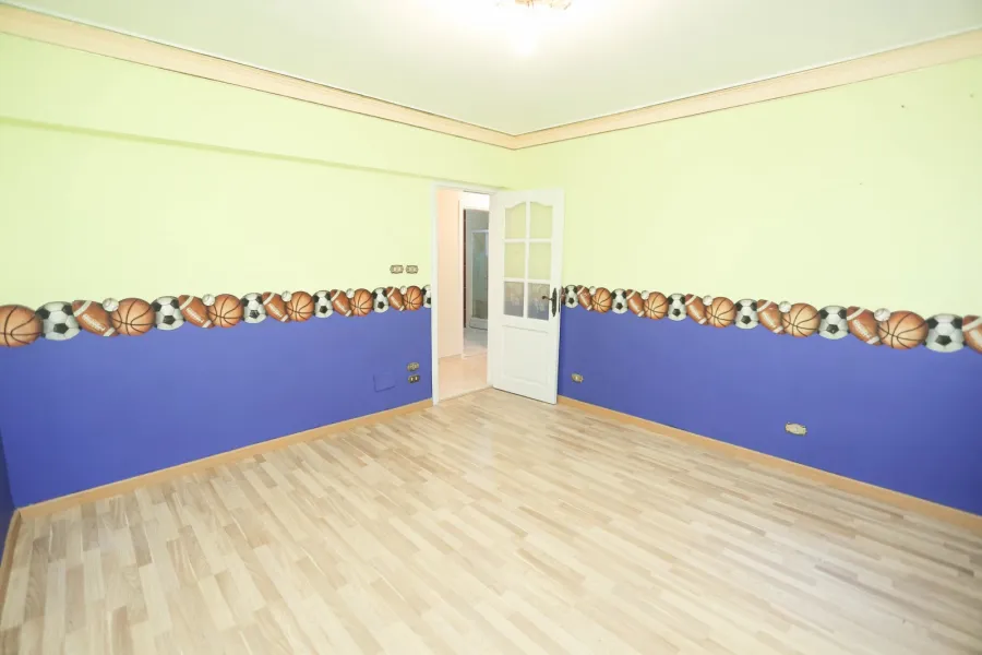 شقة للبيع 260م وابور المياه (ش محمد مسعود)