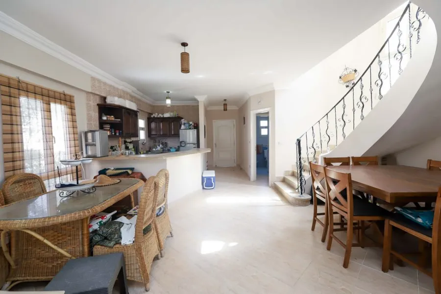 فيلا مستقلة للبيع 370م الساحل الشمالي (قرية نيس2 - ك64)