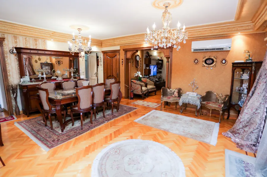 Apartment for sale 175 m Zezinia (Steps from foursesone)