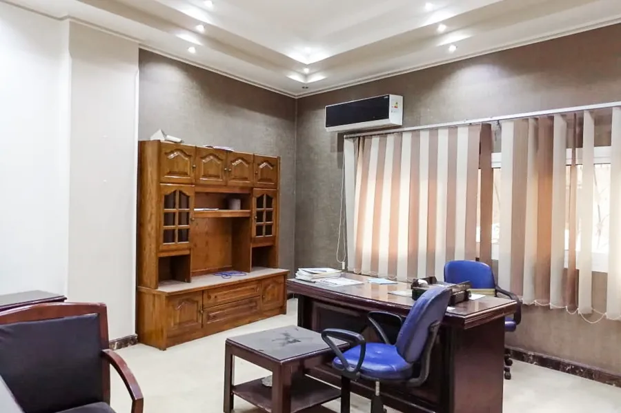 مكتب إداري للإيجار 120 م لوران (ش أبو قير الرئيسي ) - يصلح لكافة الأنشطة