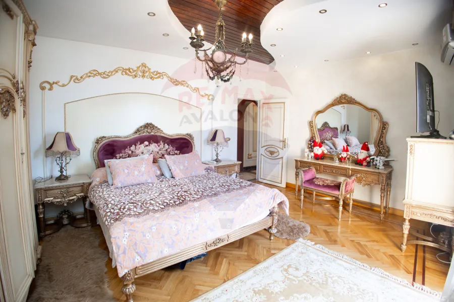 Penthouse apartment for sale 440 m Al Asafra (directly on the sea - Brand Building)