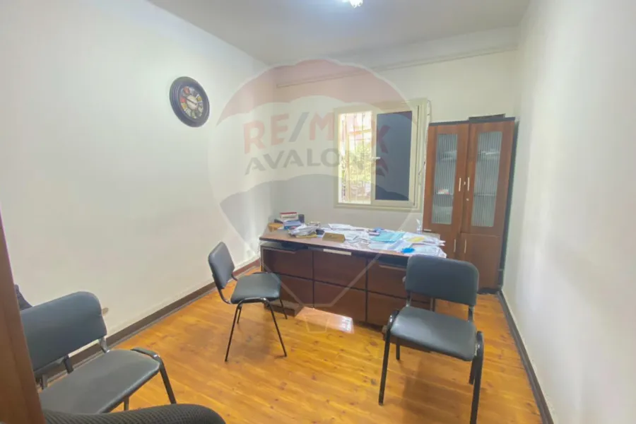 Apartment For Rent 125 m Cleopatra (on the tram directly - suitable for residential or administrative)