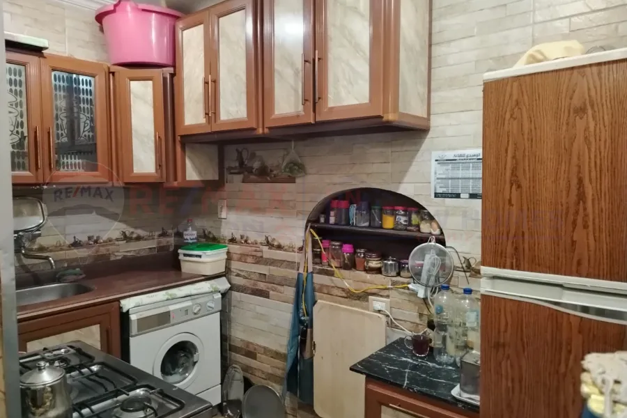 شقة للبيع 110 م الحضرة (ش الياقوت)