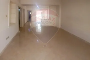 شقة للبيع 170 م لوران (خطوات من ش الاقبال)