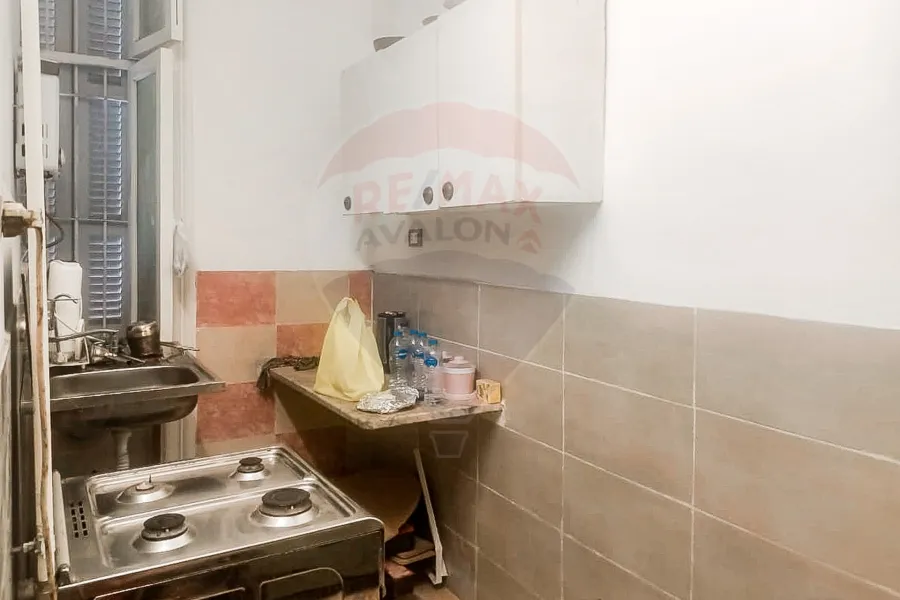 شقة للبيع 80 م كامب شيزار (تاني نمره من شارع بور سعيد)