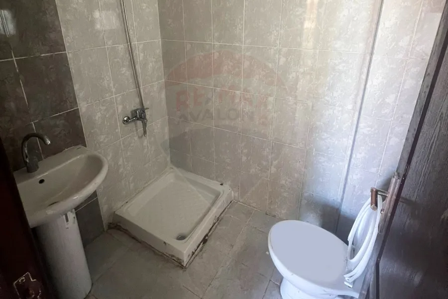 شاليه  + روف  للبيع الساحل (سيلا)