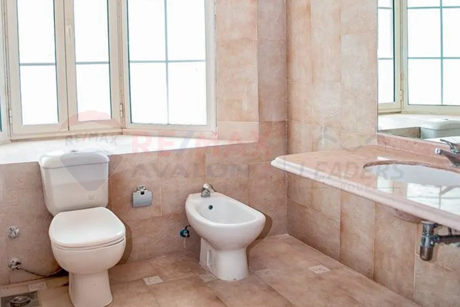 Stand for sale 1,489 m King Mariout (minutes from the airport)