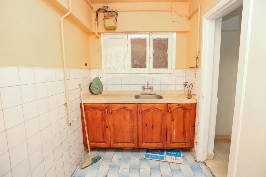 شقة للايجار 85 م سموحة (ميدان فيكتور عمانويل)