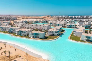 شاليه فندقي للبيع (فوكا باي - راس الحكمة) 80 م