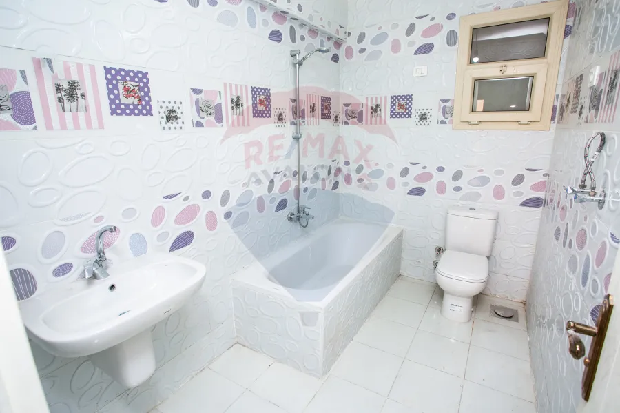 شقة للبيع 199 م سموحة أبراج الصيادلة)