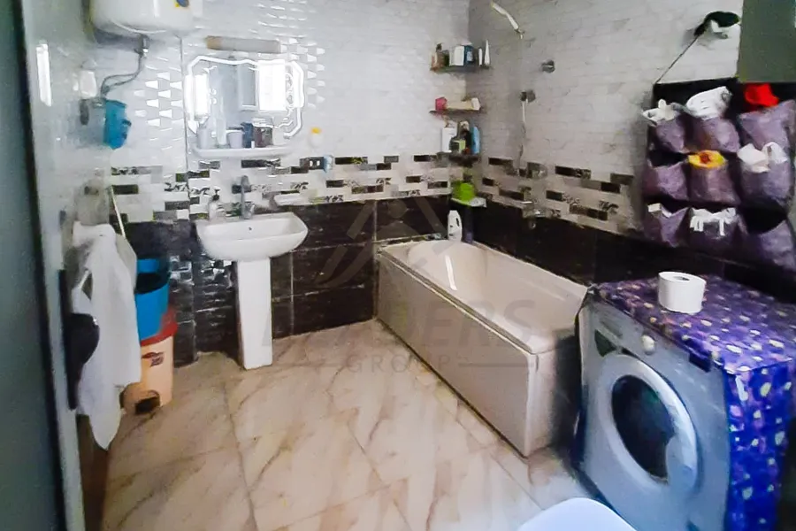 شقة للبيع 100 م سموحه (ش النصر)