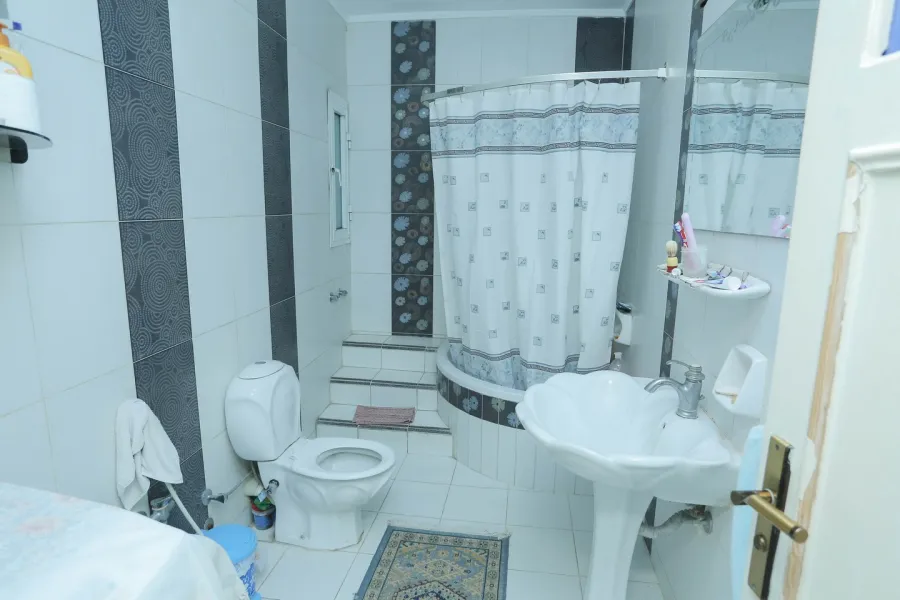 شقة للبيع 155م سموحة (خطوات من مدرسة محمد كريم