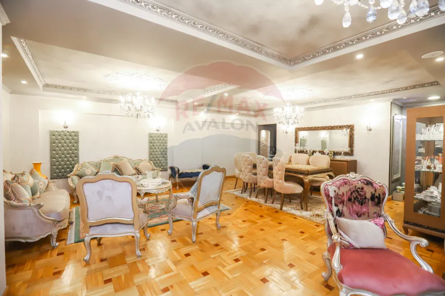 شقة للبيع 240 م كفر عبده (ش الأسماعيلية)